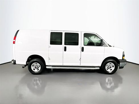 Used 2023 GMC Savana 2500 w/ Driver Convenience Package image 8