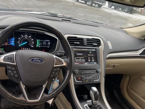 Used 2016 Ford Fusion SE w/ Equipment Group 202A FWD image 14