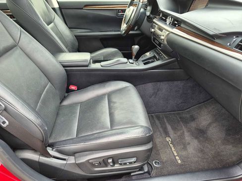 Used 2013 Lexus ES 350 w/ Ultra Luxury Pkg FWD image 27