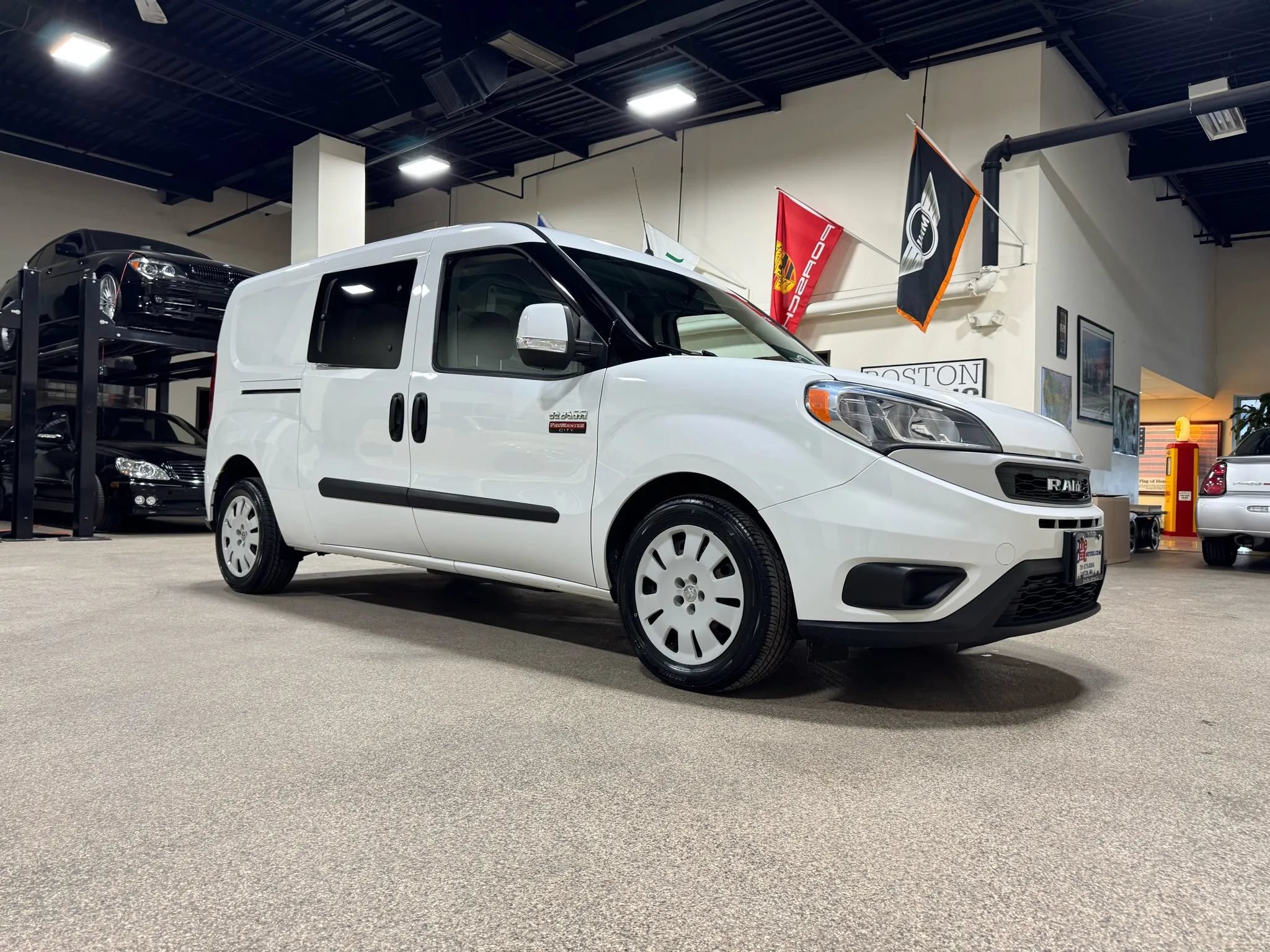 Used 2019 RAM ProMaster City Tradesman SLT FWD image 2