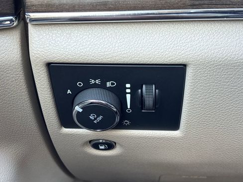 Used 2020 Jeep Grand Cherokee Overland image 28