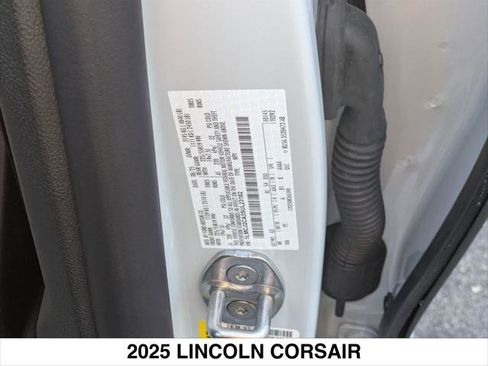 New 2025 Lincoln Corsair Reserve image 15