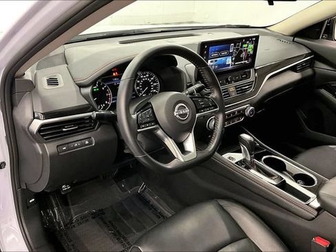 Used 2023 Nissan Altima 2.5 SR w/ SR Premium Package FWD image 16