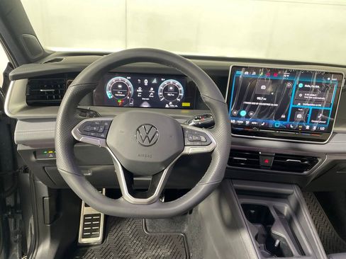 New 2026 Volkswagen Tiguan SE R-Line AWD/4WD image 12