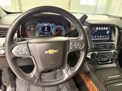 Used 2019 Chevrolet Suburban Premier image 14