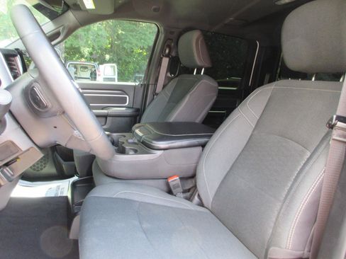 Used 2025 RAM 2500 Big Horn AWD/4WD image 15