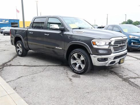 Used 2022 RAM 1500 Laramie AWD/4WD image 3