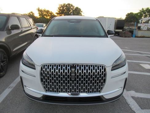 Used 2023 Lincoln Corsair FWD image 2