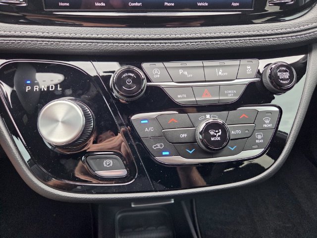New 2027 Chrysler Pacifica Select FWD image 26