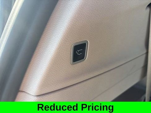 Used 2023 Chrysler Voyager LX FWD image 33