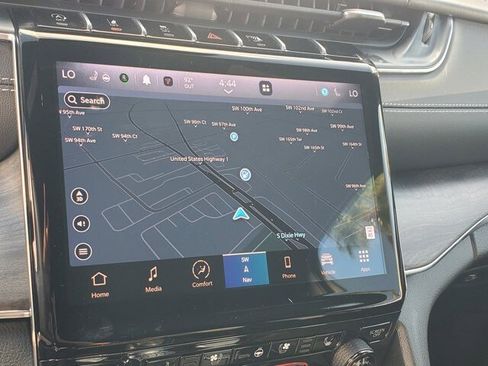 Used 2025 Jeep Grand Cherokee Overland w/ Adv Protech Group III image 26