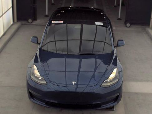 Used 2023 Tesla Model 3 Standard Range RWD image 3