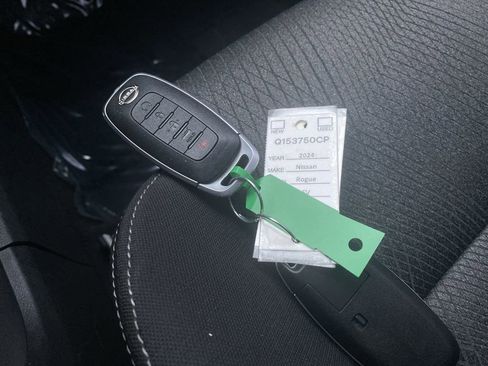 Certified 2024 Nissan Rogue SV image 26