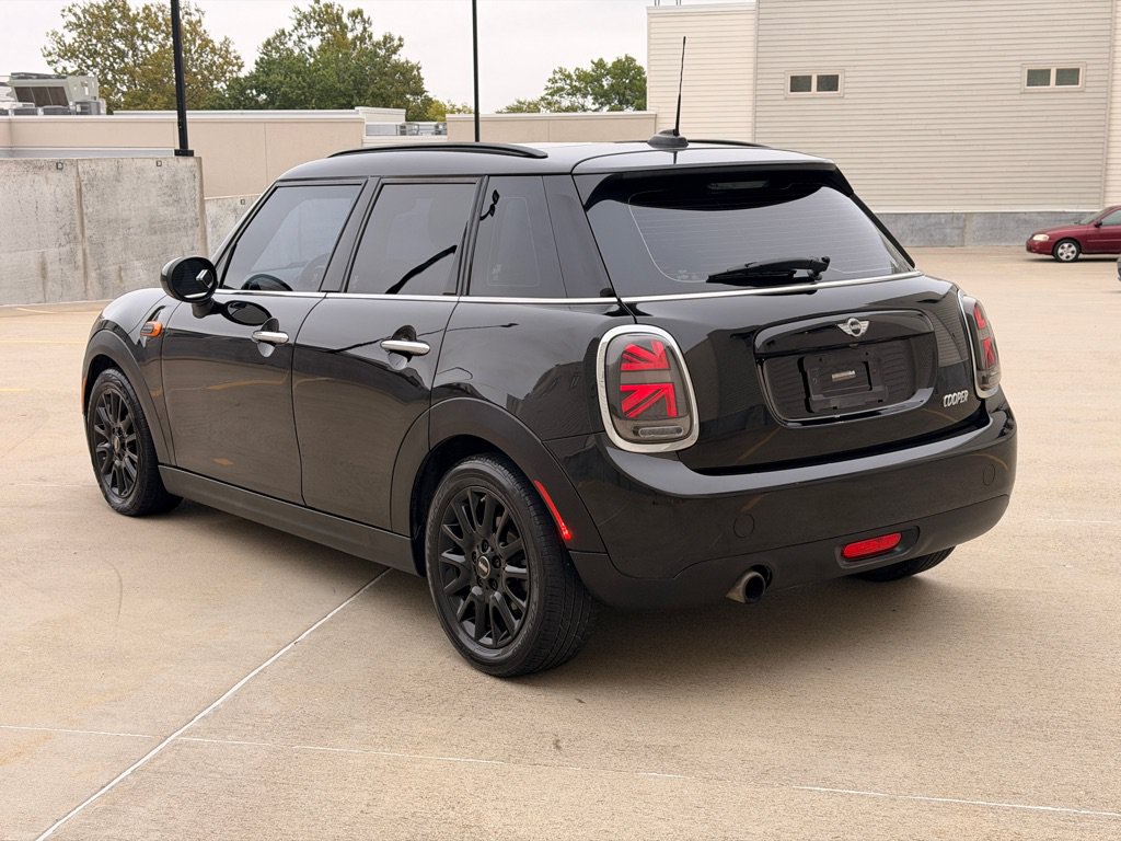 Used 2017 MINI Cooper 4-Door Hardtop FWD image 5