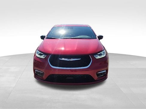 New 2026 Chrysler Pacifica Limited AWD/4WD image 16