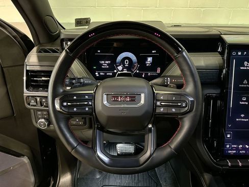 Used 2025 GMC Yukon XL AT4 Ultimate image 24