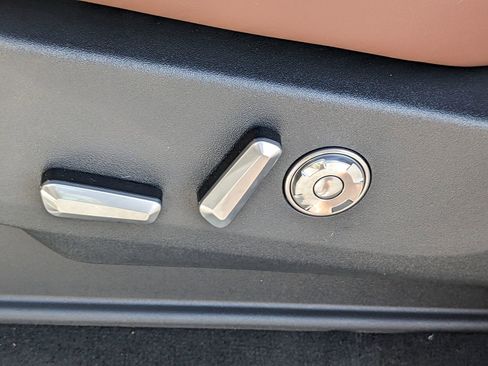 New 2025 Lincoln Navigator L Reserve image 23