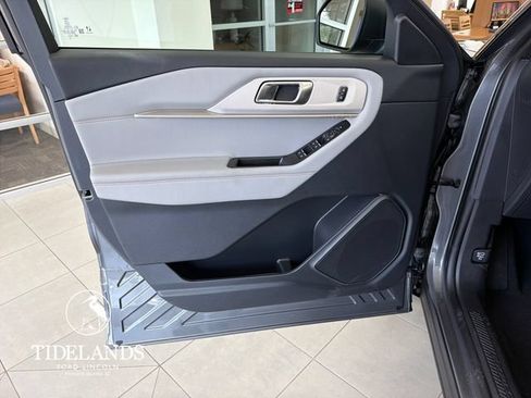 New 2026 Ford Explorer Active w/ Active Comfort Package RWD image 13