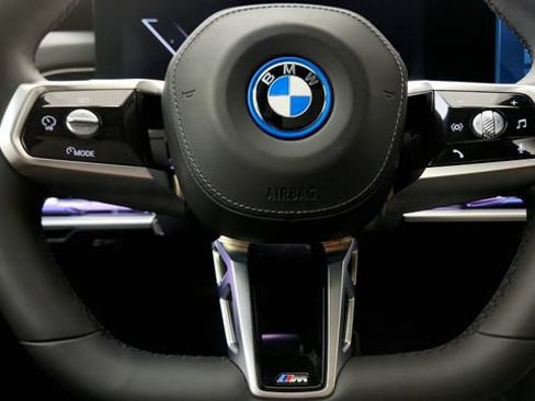 Used 2025 BMW i7 xDrive60 w/ Executive Package RWD image 57