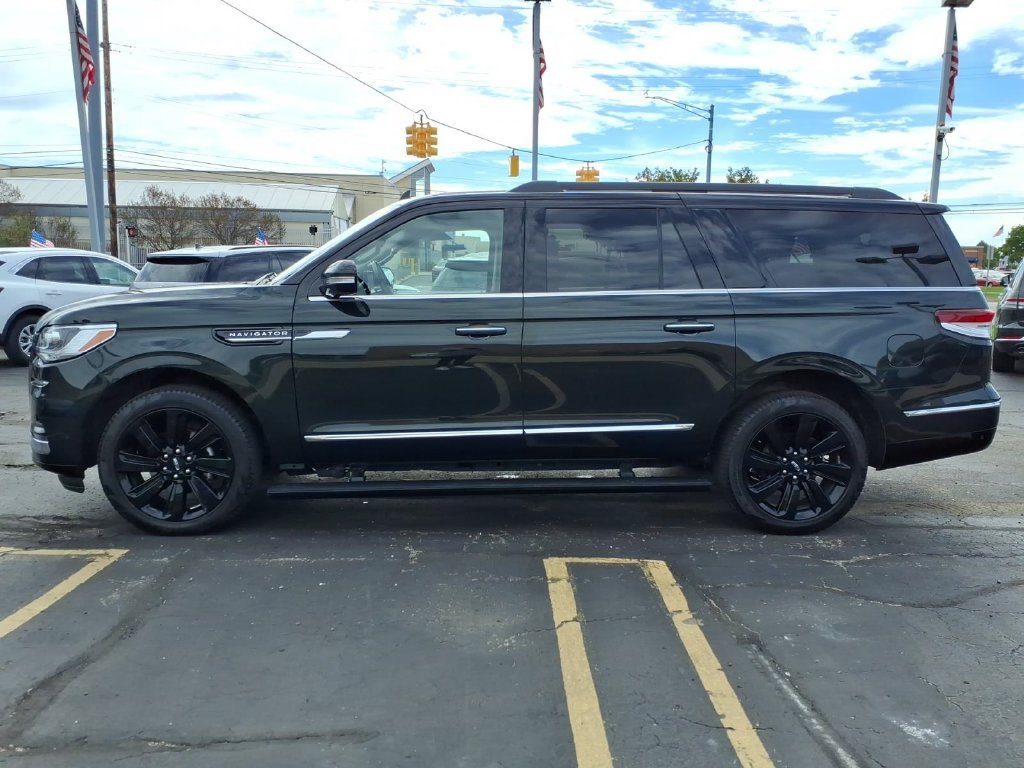 Used 2024 Lincoln Navigator L Black Label AWD/4WD image 4