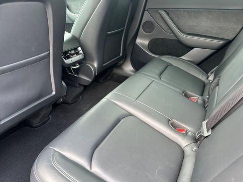 Used 2023 Tesla Model Y Long Range AWD/4WD image 4