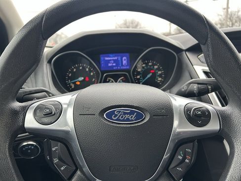 Used 2013 Ford Focus SE w/ SE Winter Pkg image 15