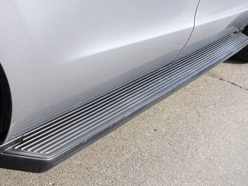 Used 2024 Ford Expedition Max XLT image 6