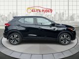 Used 2020 Nissan Kicks SV w/ Exterior Package image 2