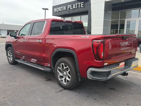Used 2023 GMC Sierra 1500 SLT w/ SLT Premium Package AWD/4WD image 8