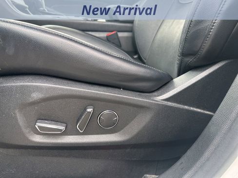 Used 2018 Ford Edge Titanium w/ Equipment Group 301A image 11