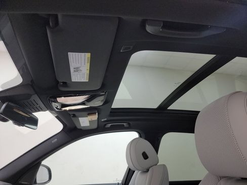 Used 2025 BMW X5 xDrive50e w/ M Sport Package image 14