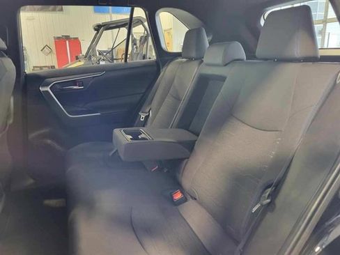 Used 2023 Toyota RAV4 SE image 14