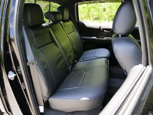 Used 2022 Toyota Tacoma TRD Sport AWD/4WD image 33