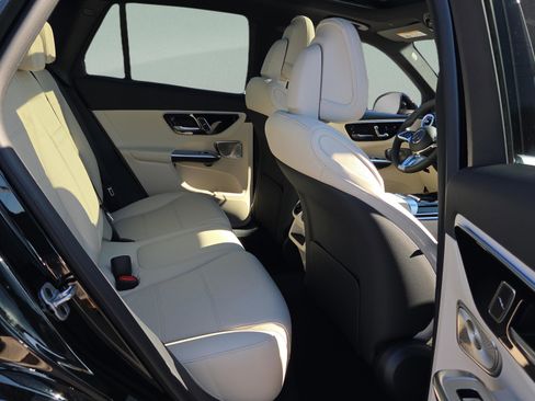 New 2026 Mercedes-Benz GLC 300 4MATIC image 14