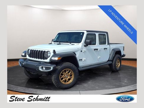 Used 2024 Jeep Gladiator Sport AWD/4WD image 1