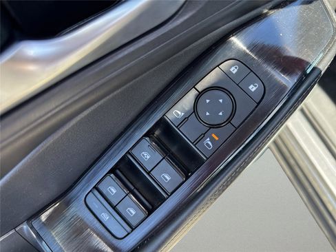 Used 2024 Nissan Rogue SV AWD/4WD image 18