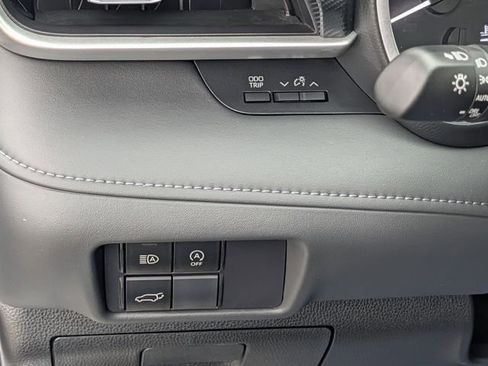 Used 2023 Toyota Highlander XSE image 24