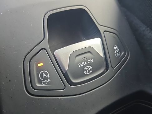 Used 2023 Jeep Renegade Trailhawk AWD/4WD image 33