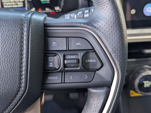 Used 2025 Toyota 4Runner Trailhunter image 24