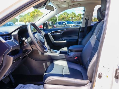 Used 2025 Toyota RAV4 XLE Premium AWD/4WD image 9