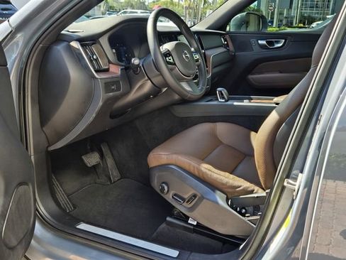 Used 2023 Volvo XC60 B5 Plus FWD image 14