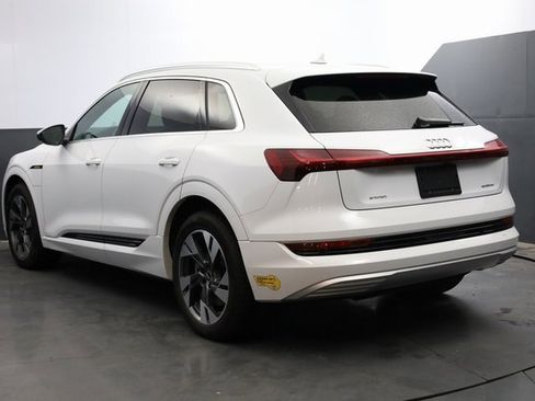 Used 2022 Audi e-tron Premium image 6