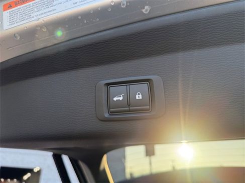 New 2026 Mitsubishi Outlander SEL image 10