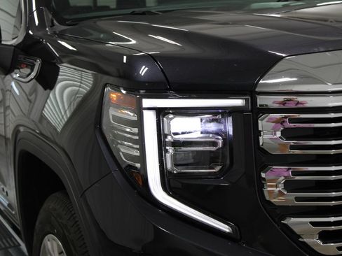 Used 2024 GMC Sierra 1500 Denali AWD/4WD image 12