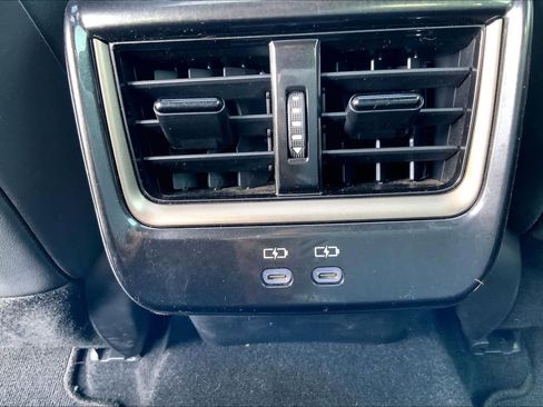 Used 2024 Toyota Crown Limited image 34