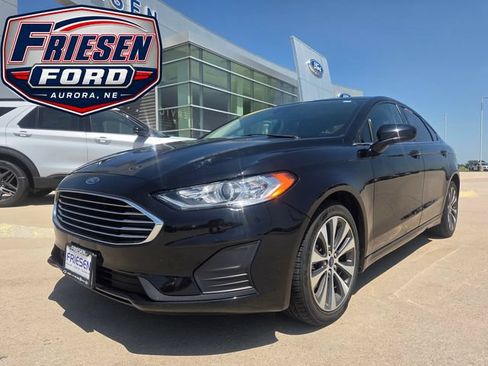 Used 2019 Ford Fusion SE AWD/4WD image 1