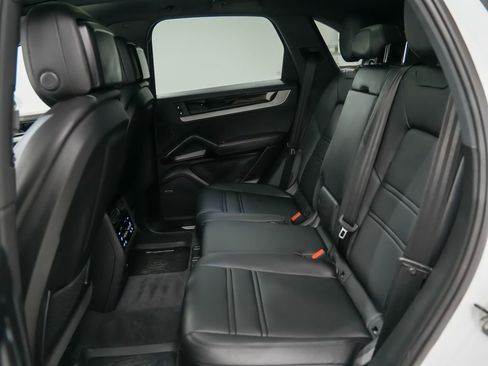 Certified 2025 Porsche Cayenne S image 18