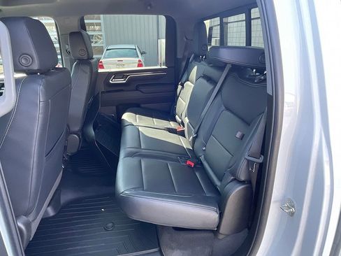 Used 2025 GMC Sierra 2500 SLE w/ Preferred Package image 26