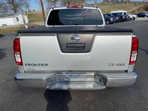 Used 2012 Nissan Frontier SV w/ SV Premium Utility Pkg image 4