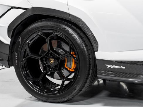 Used 2024 Lamborghini Urus Performante AWD/4WD image 55
